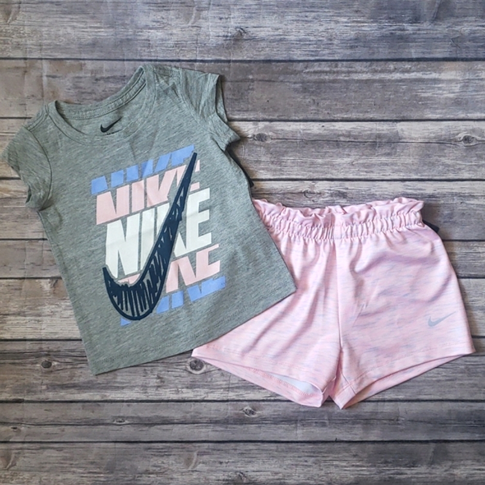 Nike Toddler Girls Graphic T-shirt and Space Dye Paper Bag Shorts Set